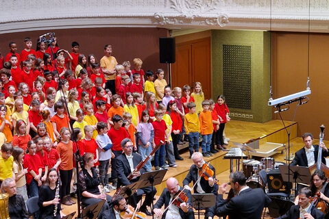 Die Klasse 3a am "Sing mit uns" 15.12.2024