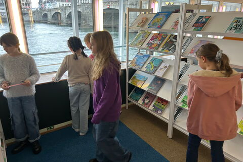 Bücherschiff 22.01.2025 Klassen 5a und 5b