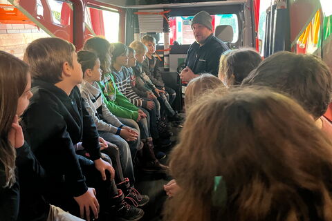 Ausflug zur Feuerwehr der Klassen 2a und 3a